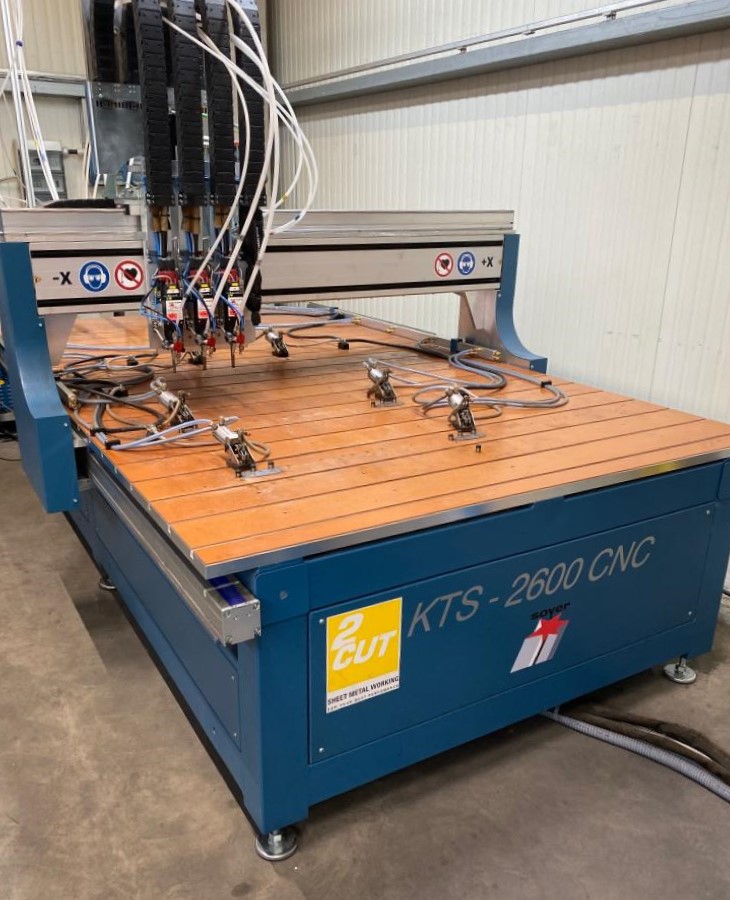 Neue Bolzenschweißanlage KTS-2600 NC von Soyer